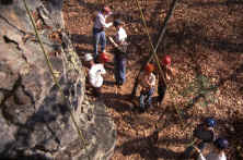 scoutsbelaying01.jpg (137655 bytes)