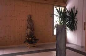 catholicchurch04.jpg (73943 bytes)