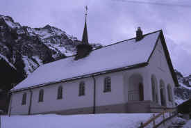englishchurch01.jpg (81244 bytes)