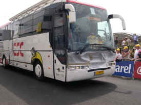 bus03.jpg (87908 bytes)
