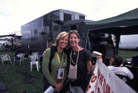 carol&kirsten01.jpg (78009 bytes)