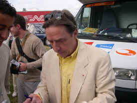 director01.jpg (88843 bytes)