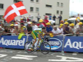 cyclist21.jpg (90047 bytes)