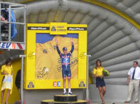 podium12.jpg (85327 bytes)