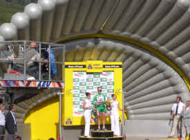 podium43.jpg (101146 bytes)