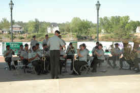 band01.jpg (112352 bytes)