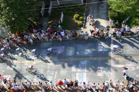 peloton01.jpg (164591 bytes)