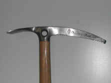 chouinard_frostaxe03.jpg (41382 bytes)