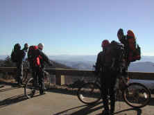 bikergang_graveyard05.jpg (65993 bytes)