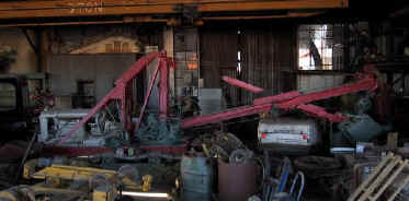 shovel fordsonengine01.jpg (94648 bytes)