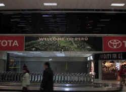 lima_airport02.jpg (51451 bytes)