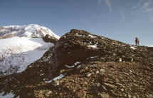 Crowder approaching high camp Rainier.jpg (81477 bytes)