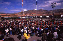 intiraymi_cusco02.jpg (109505 bytes)