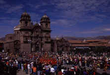 intiraymi_cusco08.jpg (81310 bytes)