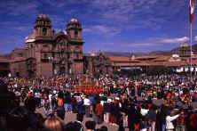 intiraymi_cusco12.jpg (108707 bytes)