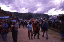 intiraymi_walk03.jpg (78891 bytes)