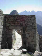 cityentrance01.jpg (82559 bytes)