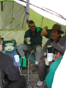 cooktent01.jpg (73788 bytes)