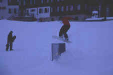 SNOWBOARD0302.jpg (36063 bytes)