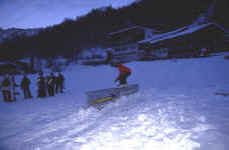SNOWBOARD0304.jpg (58904 bytes)