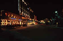 grindelwaldnight01.jpg (72859 bytes)