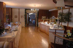 breakfastbuffet03.jpg (108208 bytes)