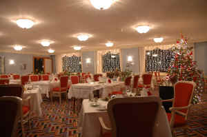 diningroom07.jpg (115147 bytes)