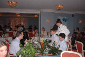 diningroom14.jpg (103015 bytes)