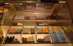 pastry01.jpg (115440 bytes)
