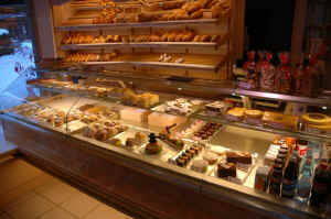 pastry02.jpg (137442 bytes)