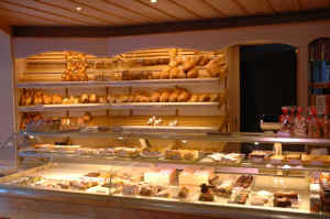 pastry03.jpg (117403 bytes)