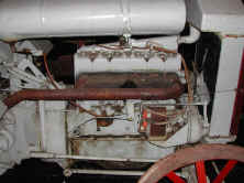 fordsonengine01.jpg (90720 bytes)