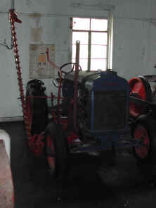 fordsonirish02.jpg (56783 bytes)