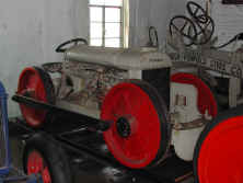 fordsonrailtractor01.jpg (79099 bytes)