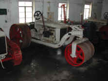fordsonroller03.jpg (103307 bytes)