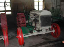 fordsonsteelwheelcultivator02.jpg (76191 bytes)